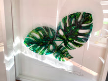 Load image into Gallery viewer, Monstera leaves - composition of three / four
